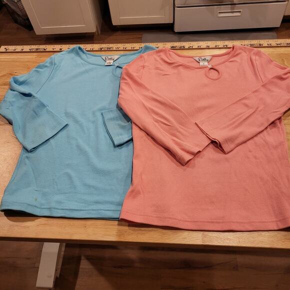 Lilly Pulitzer Lot of Two 3/4 Sleeve Keyhole Tee Shirt Button Detail Small - Picture 1 of 6